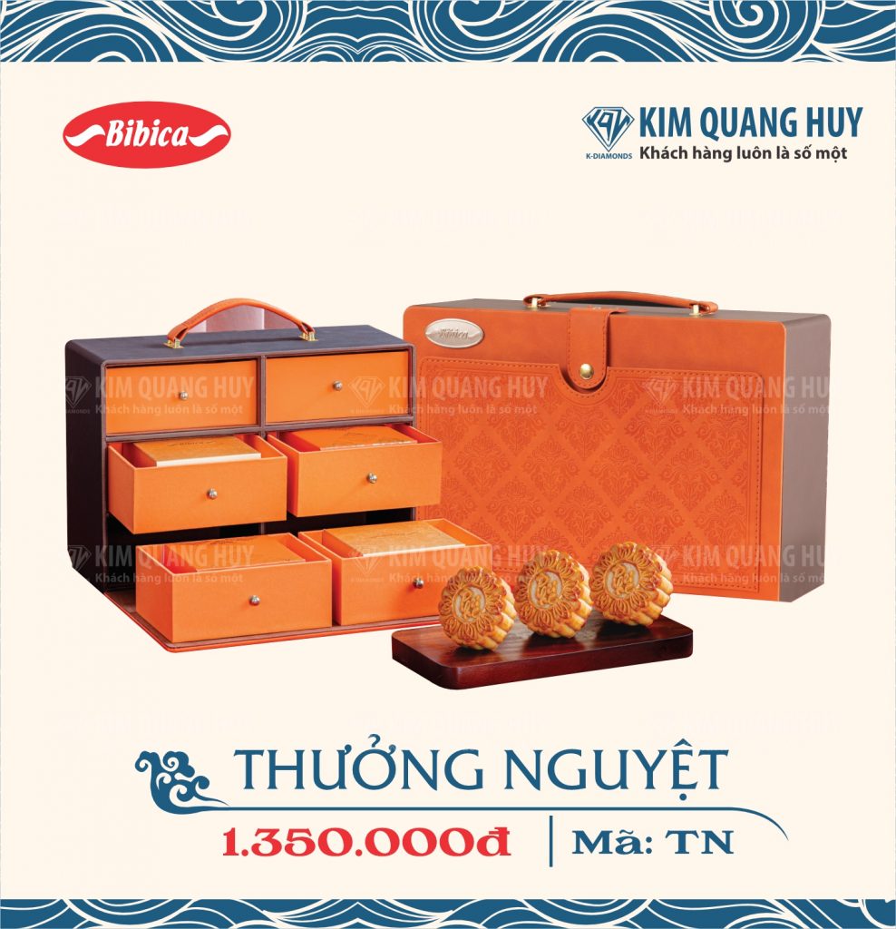 Bánh trung thu thưởng nguyệt